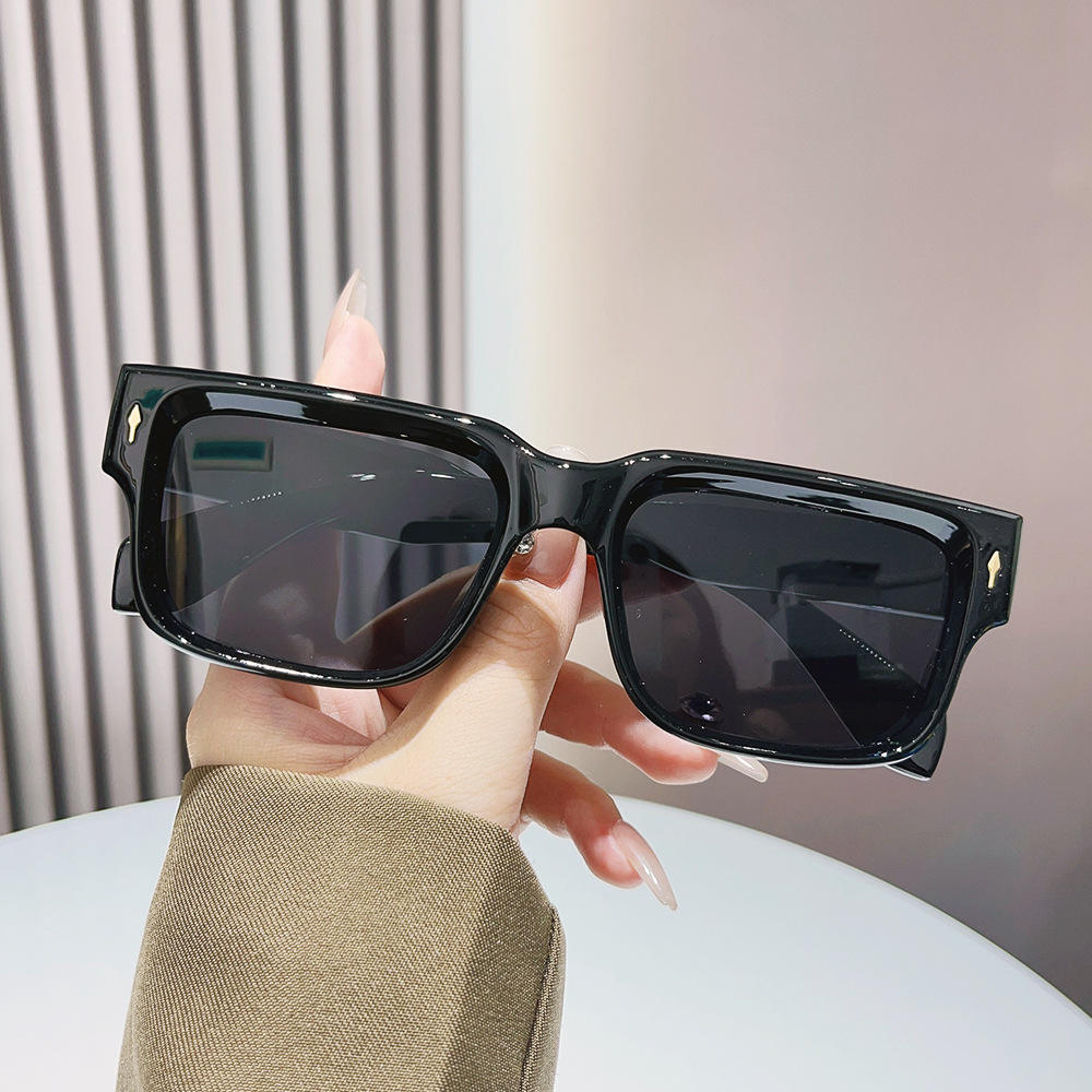 2025 UV400 Vintage Sunglasses Small Square Fashion Shades Cheap Custom Design Stylish Women Men Sunglasses Custom Eyewear