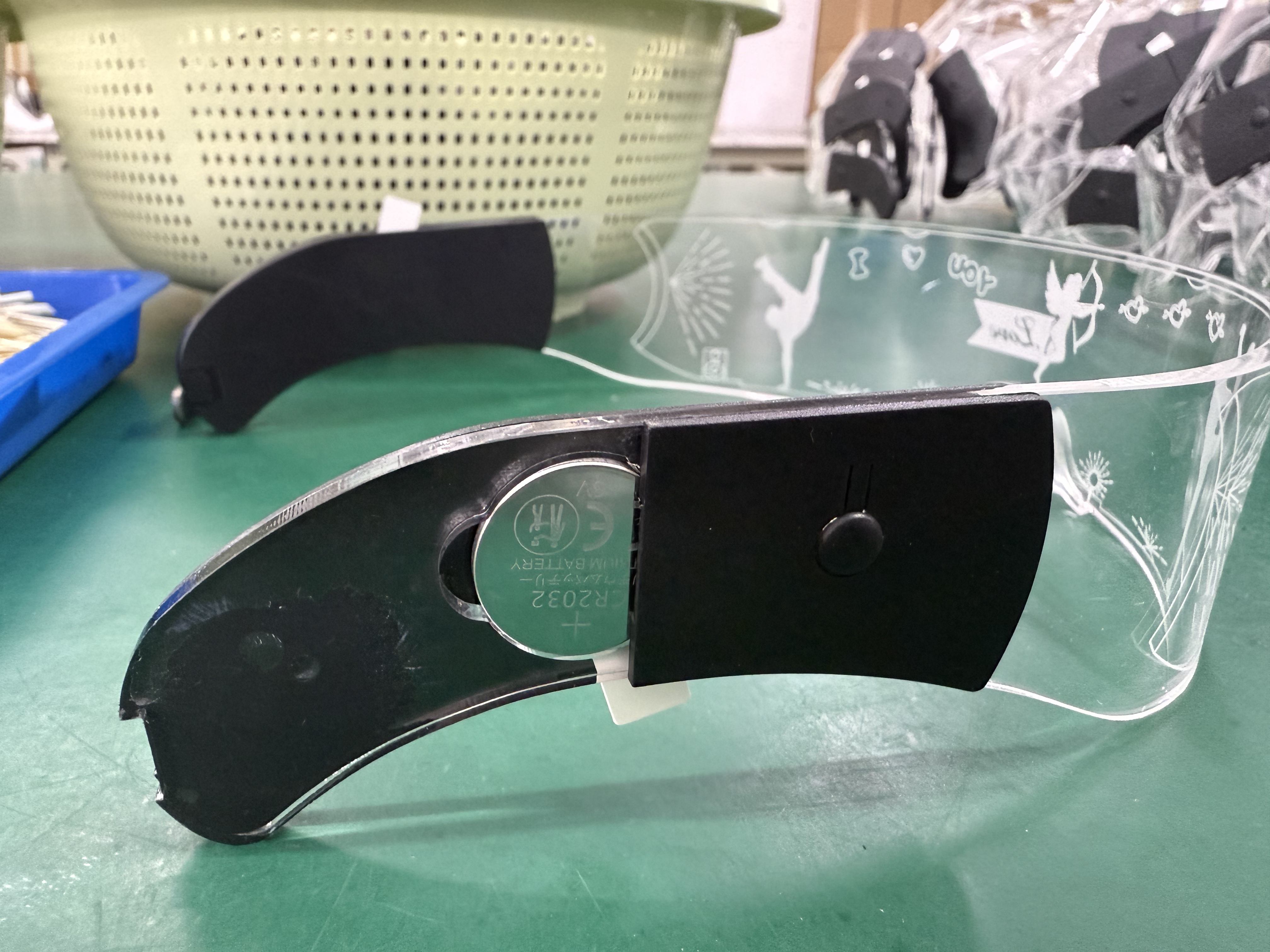 Cool Cyberpunk Rezz Visor Robocop Futuristic LED Light Sunglasses 7 Color Clear Lenses for Nightlife Christmas Party Novelties Custom Eyewear