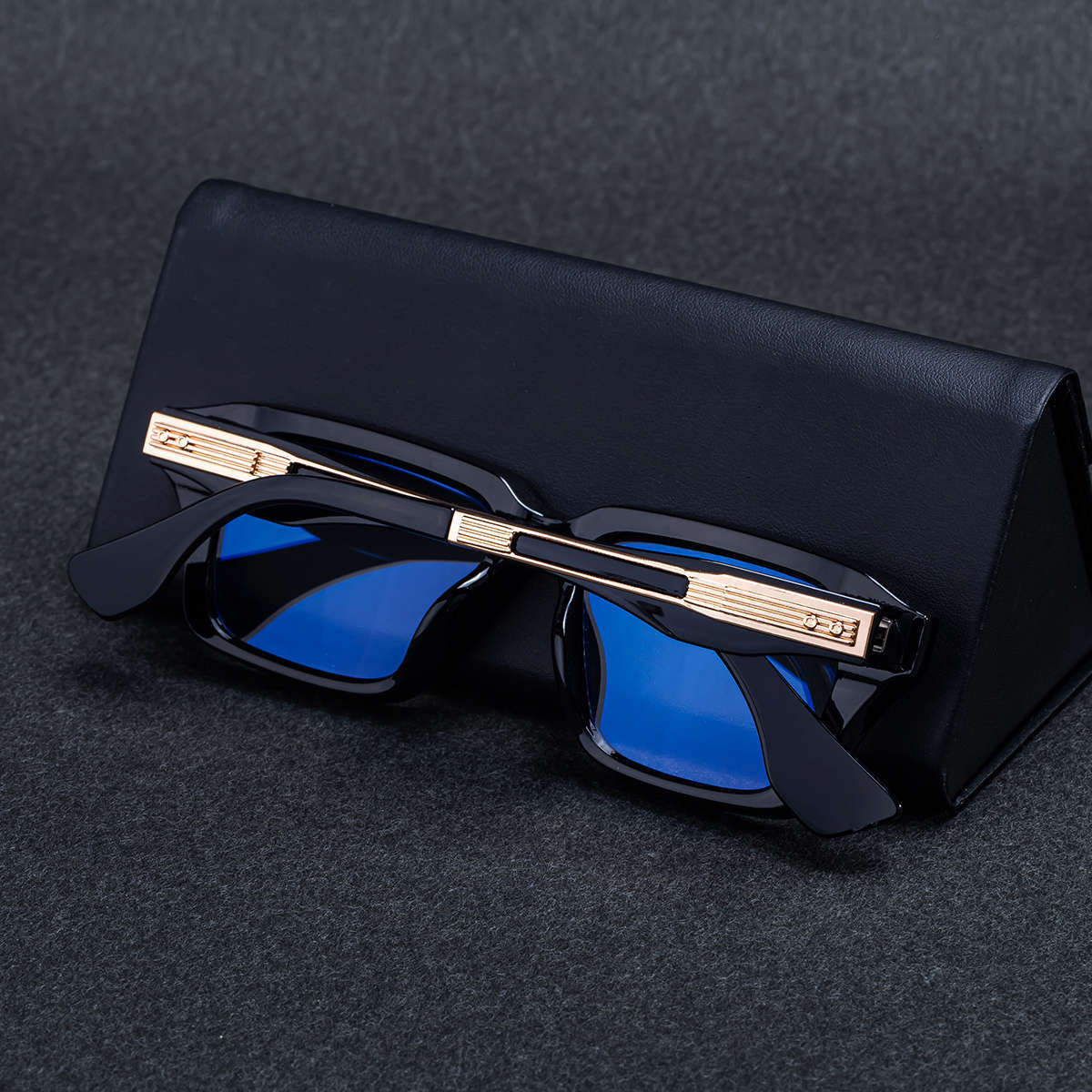 2026 New Men's Chic Square Photochromic Sunglasses. Personalized Outdoor Gear with UV400 Protection Details and Specifications