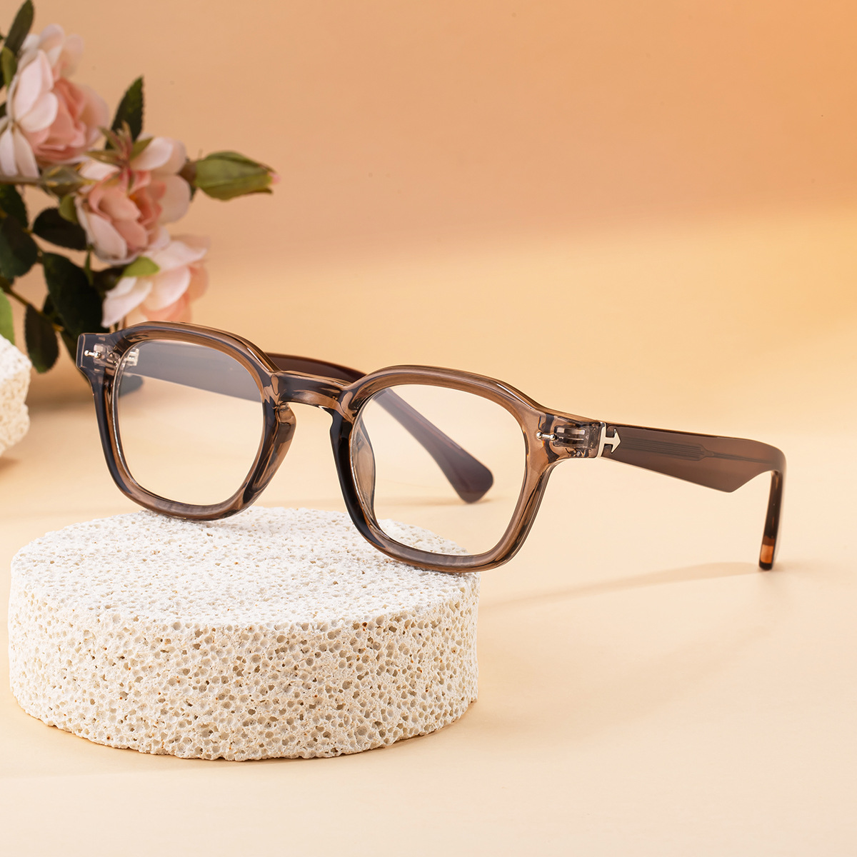 Chic Women's Mini Square Photochromic Sunglasses. Personalized Street Style Shades with UV400 Protection for Outdoor Looks Custom Eyewear