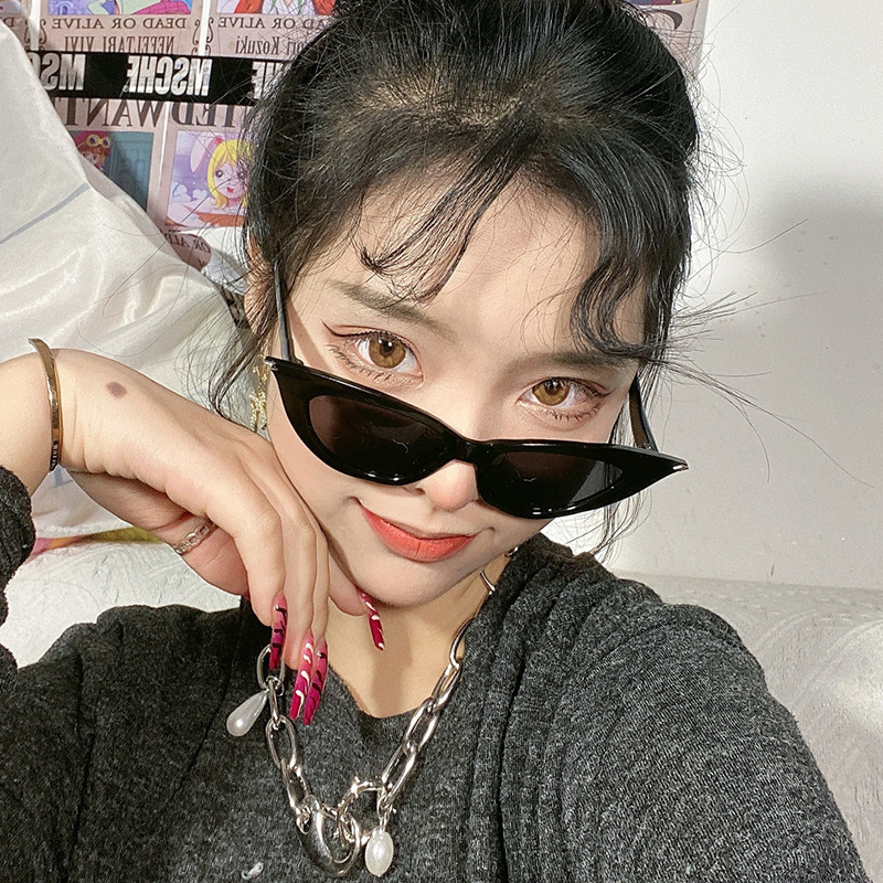 New Fashion Small Frame Cat-Eye Sunglasses / $0.74 per pair (Wholesale Price) Custom Eyewear