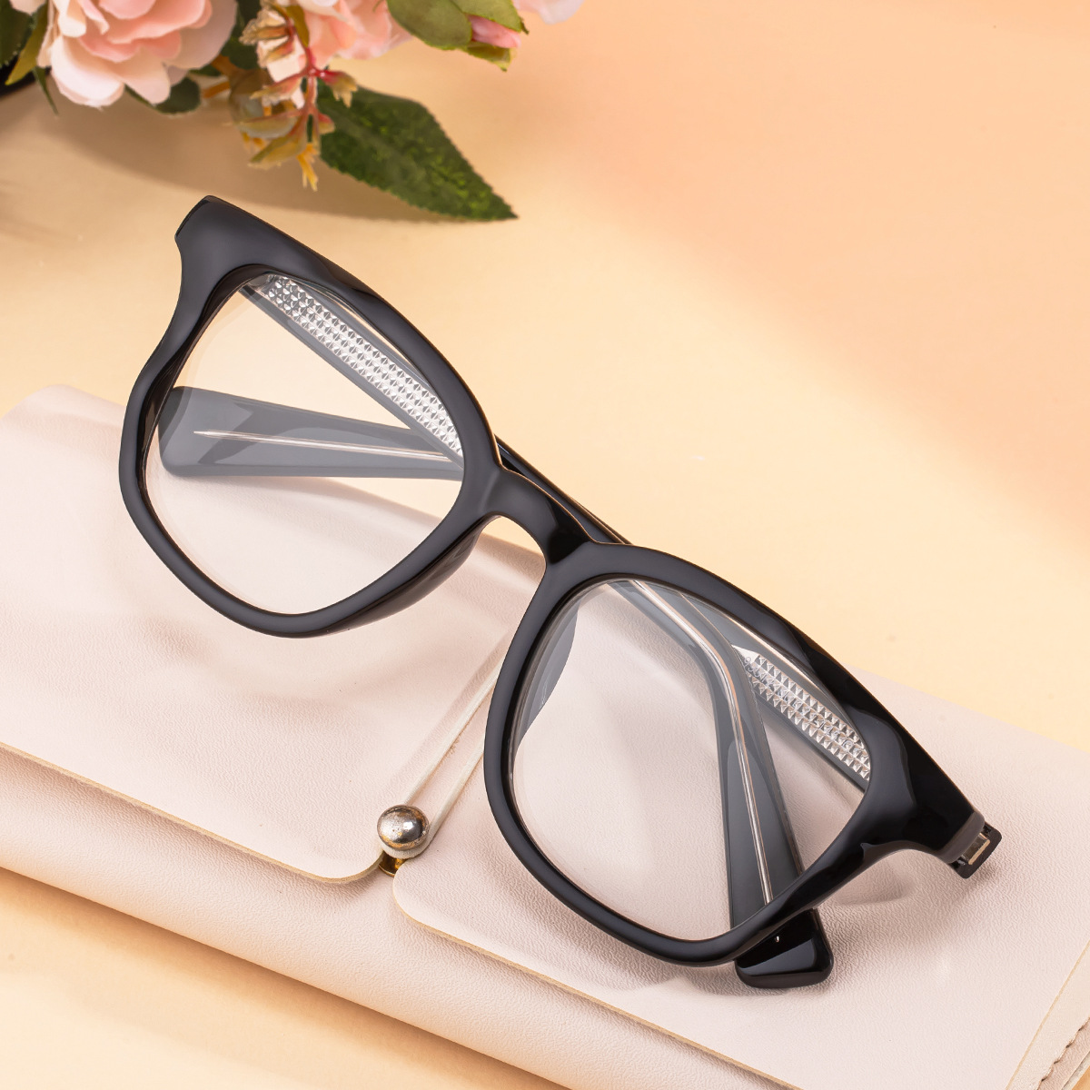 Trendy Women's Square Photochromic Sunglasses – EU/US Style Propionate Frame with Insert Pins for Outdoor UV Protection Custom Eyewear