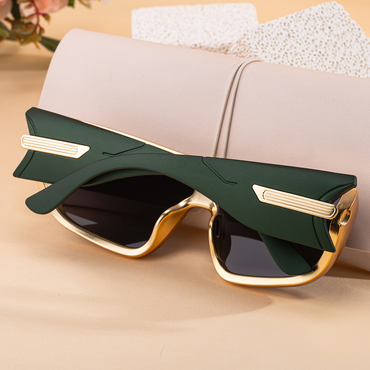 Men's Trendy Sports Sunglasses - Unique One-Piece Shield Design – Windproof & UV Protection for Cycling, Running & Outdoor Activities Details and Specifications