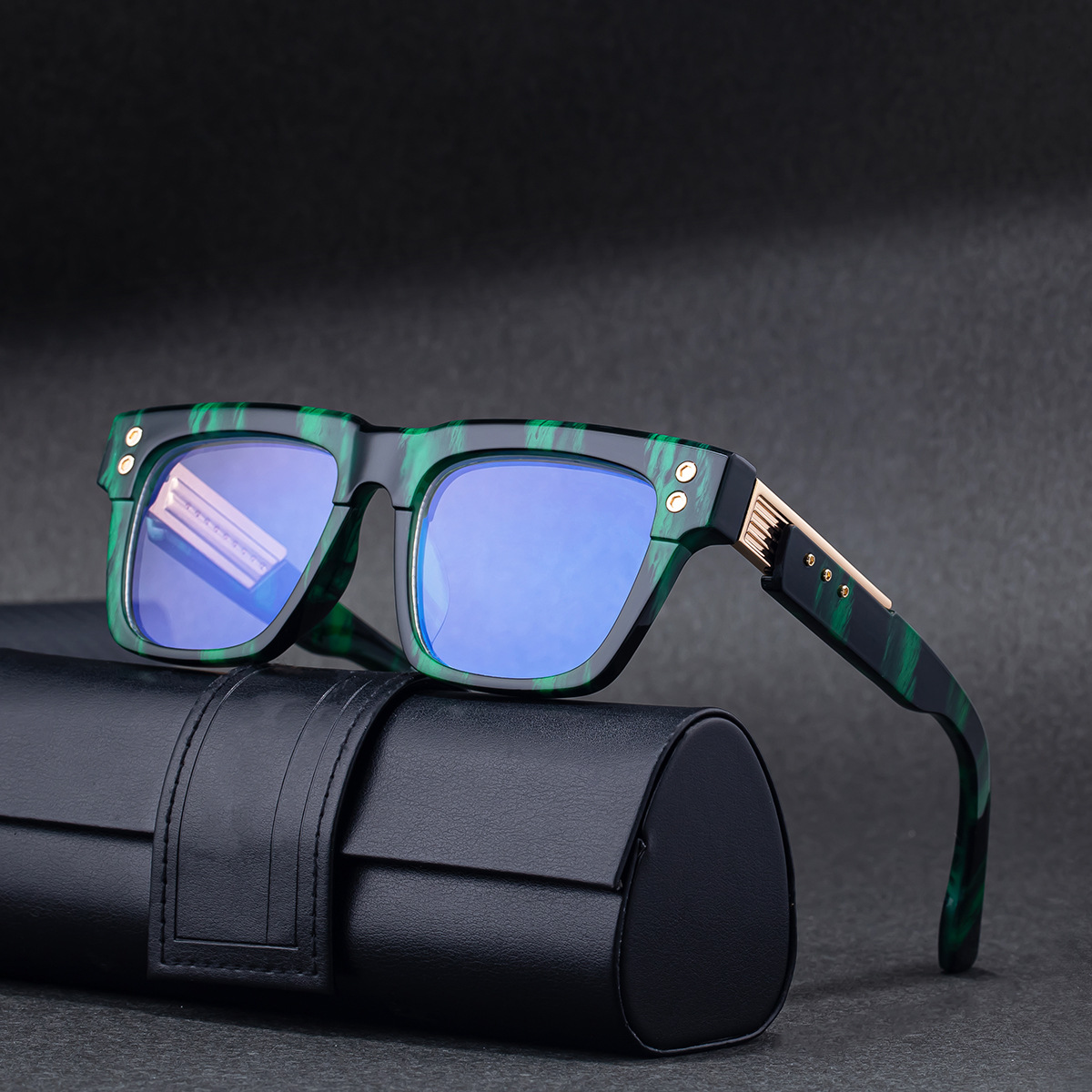 Men's Retro Square Photochromic Sunglasses - EU/US Fashion Style, Unique Design & UV400 Protection for Outdoor Activities Custom Eyewear