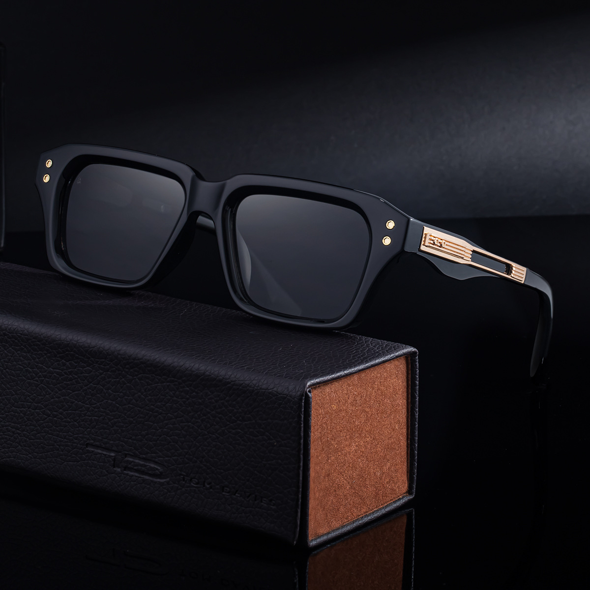 Men's Trendy Square Sunglasses - Stylish Zinc Alloy Frame, Durable & Lightweight with UV400 Protection for Outdoor Activities Details and Specifications