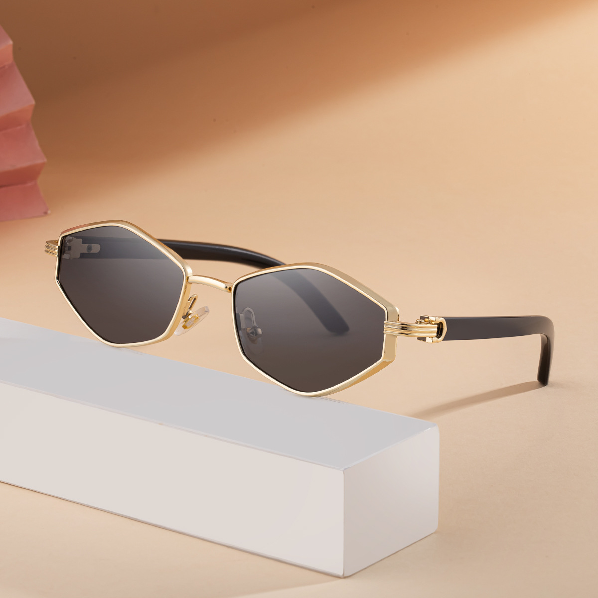 Women's Trendy Polygon Sunglasses - Unique Geometric Metal Frame – Chic Street Style & UV400 Sun Protection Custom Eyewear