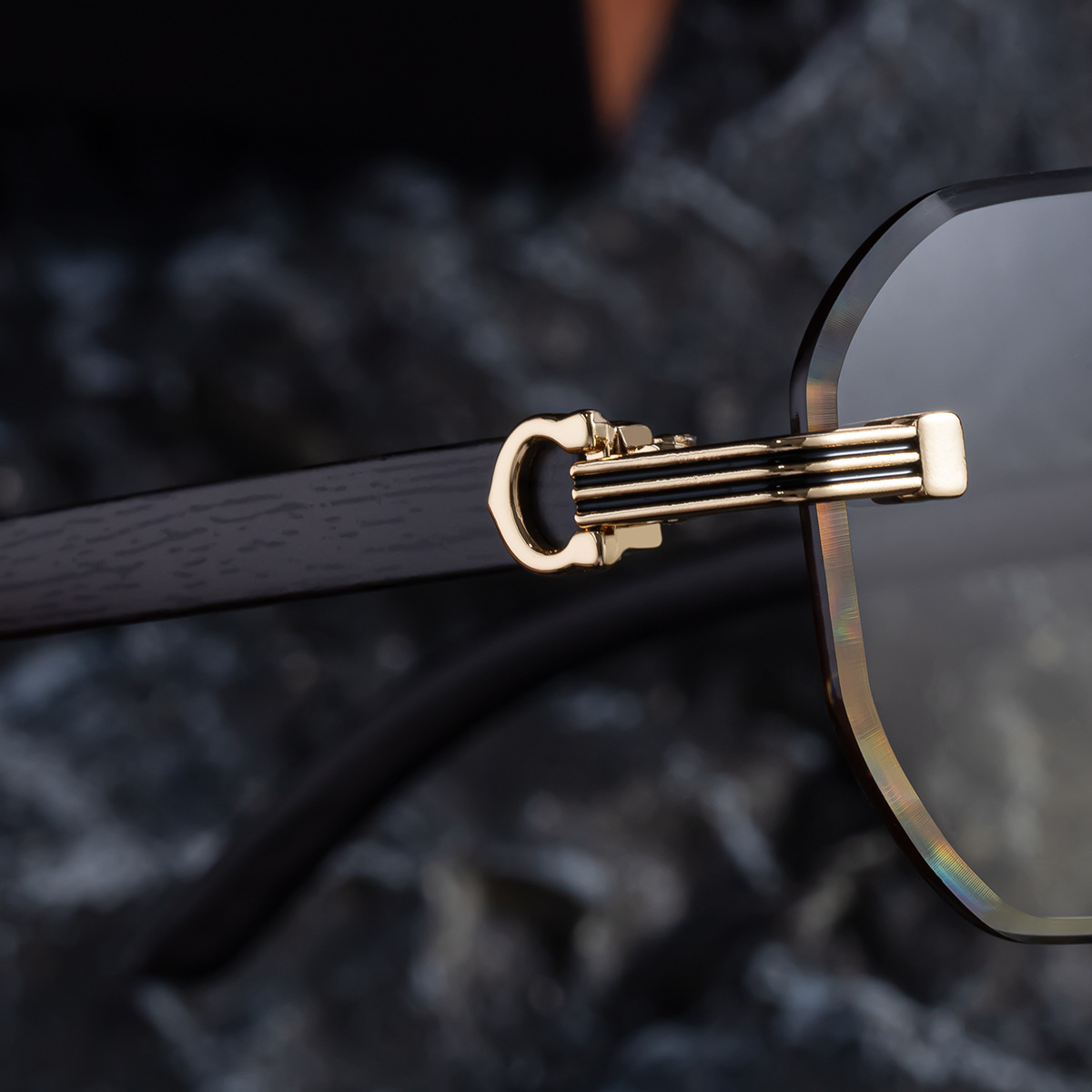 Men's Trendy Rimless Photochromic Sunglasses - Unique High-End Outdoor Eyewear with Adaptive UV Protection – Lightweight & Stylish Details and Specifications