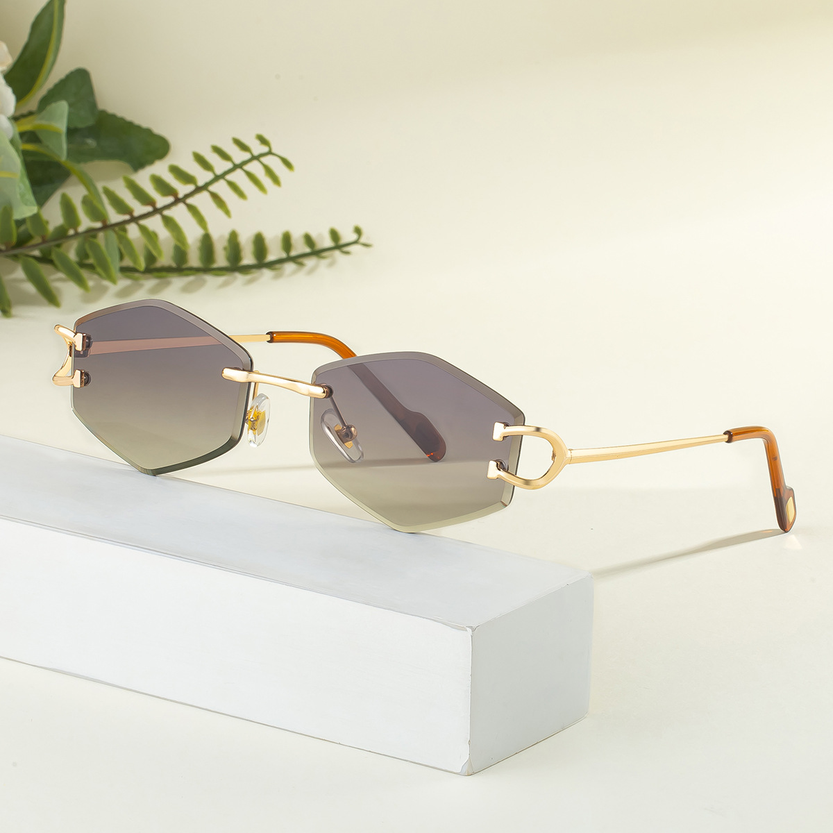 2026 New Fashion Rimless Sunglasses for Women – Trendy Metal Temple Street Style UV400 Outdoor Sun Glasses Custom Eyewear